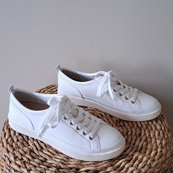 Vionic Shoes - NWOT Vionic Womens Winny Casual/Athleisure/Comfort White Leather Sneakers 9